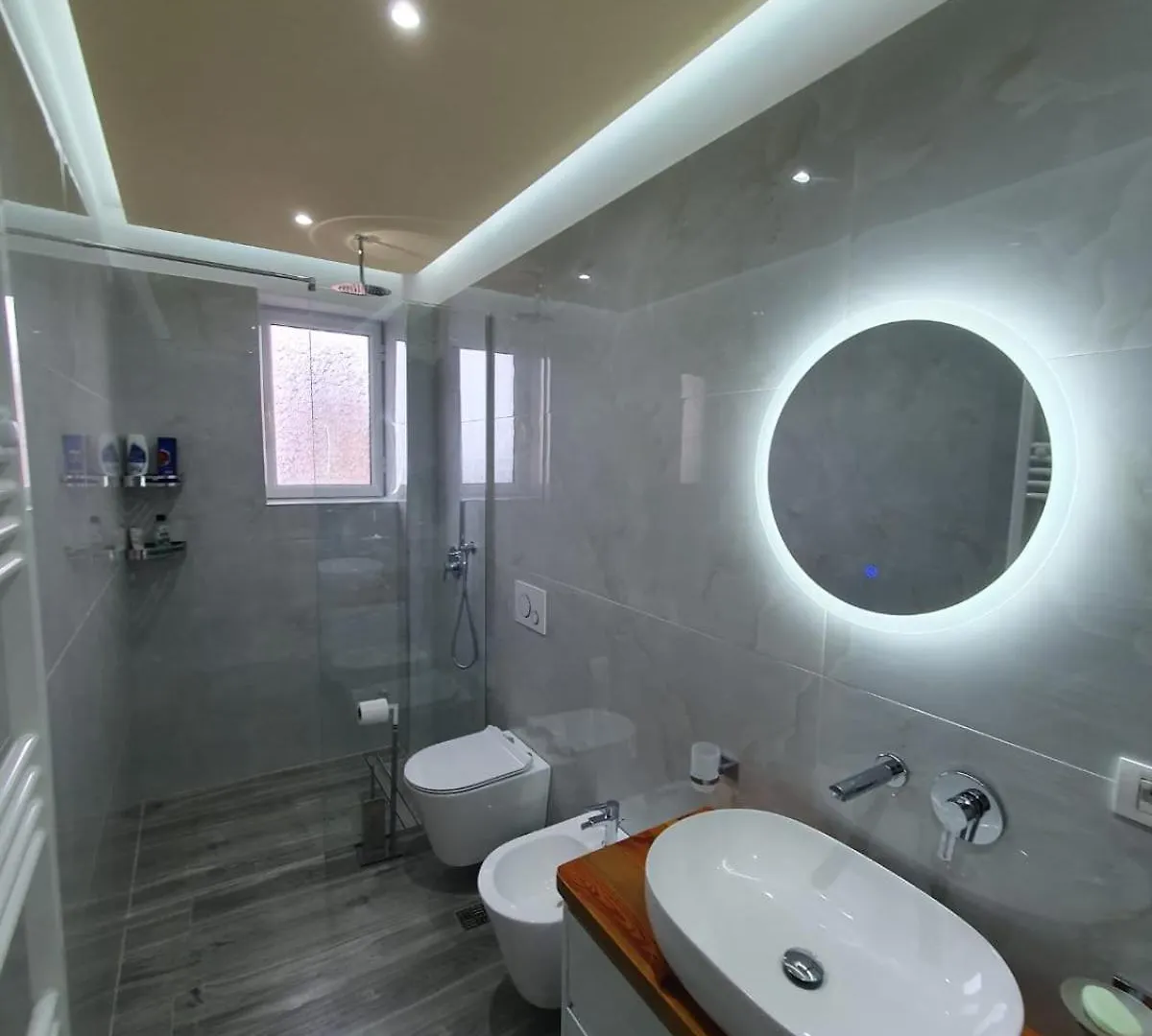 Noah Apartaments Saranda 0*,